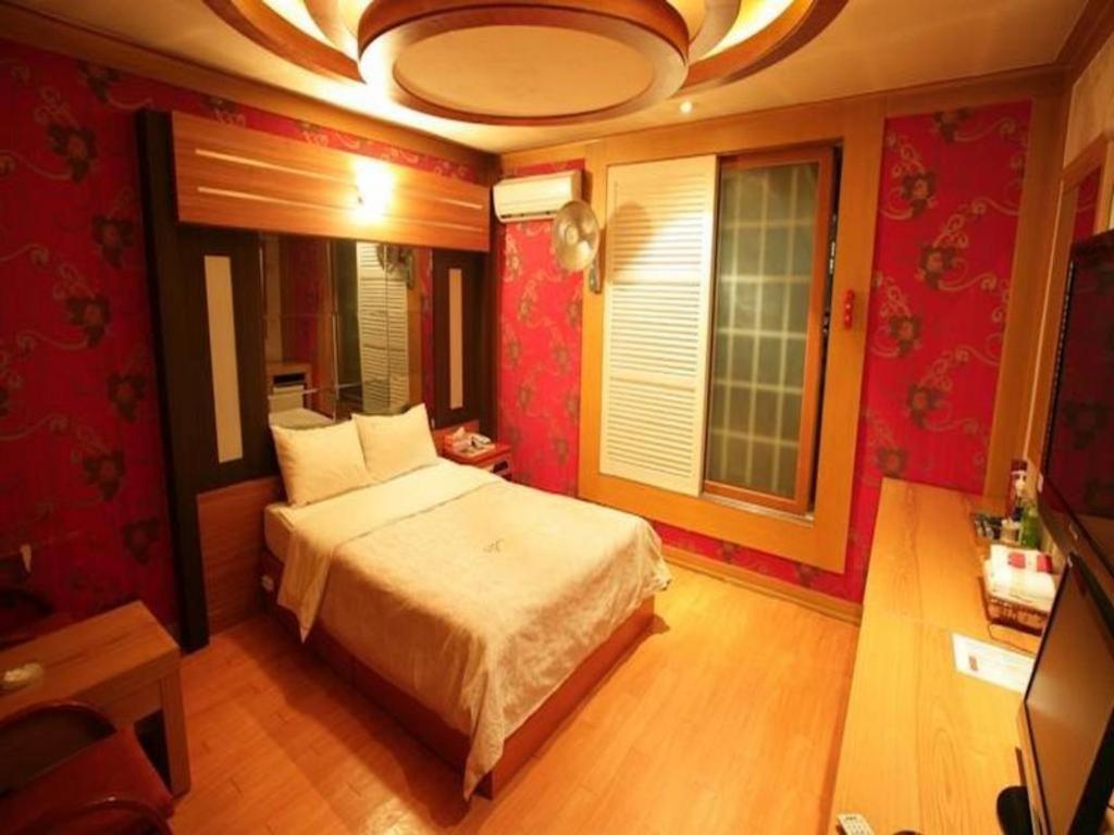 Kōyō Valentine Hotel מראה חיצוני תמונה