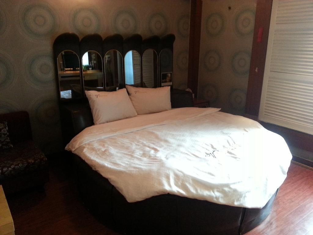 Kōyō Valentine Hotel מראה חיצוני תמונה